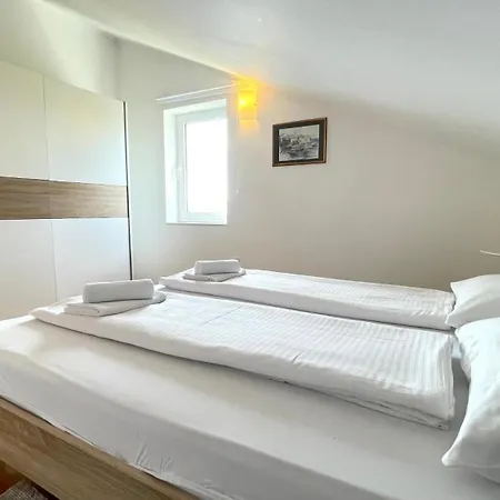 More Apartament *